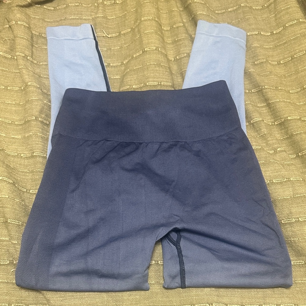 EUC Buffbunny Blue Ombré Athletic Leggings Medium - Picture 2 of 4